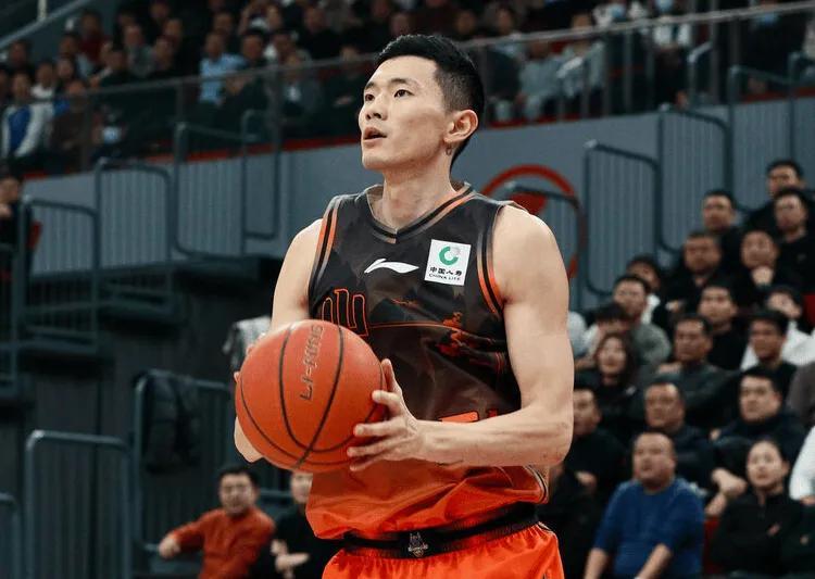 九游娱乐-邱彪看明白了吧？陈林坚和陶汉林关键时刻压制追分，就该给球权！